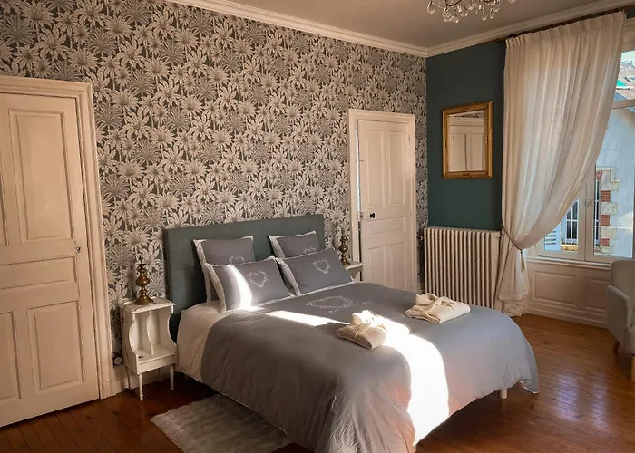 Bed and breakfast Elegance - Chateau Maranne Parthenay