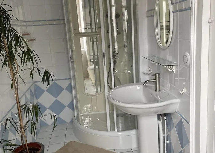 Elegance - Chateau Maranne